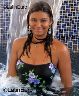 Date this gorgeous Dominican Republic girl Lenny from Santo Domingo N71