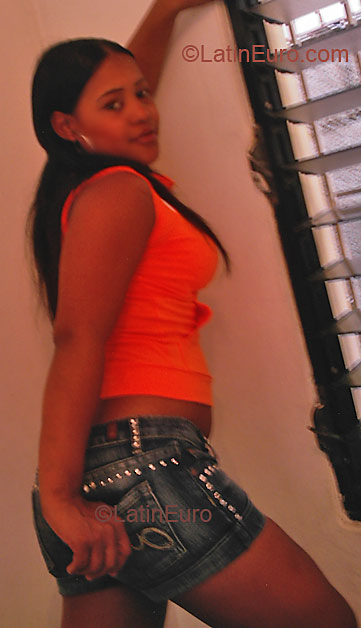 Date this charming Dominican Republic girl Yulisa from Santiago N714