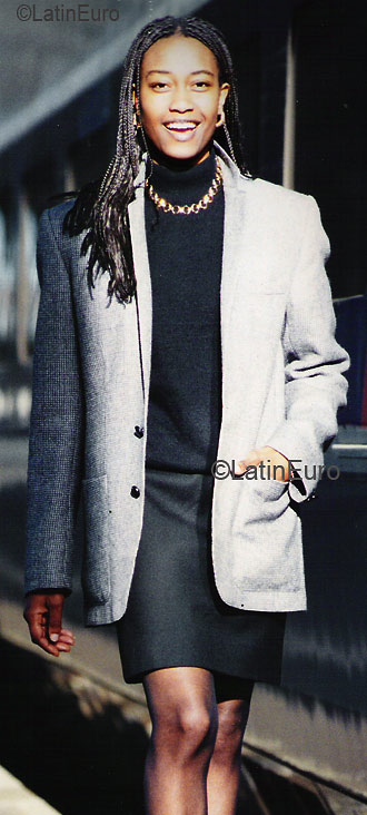 Date this sensual Any Country girl Luhanne from  N729