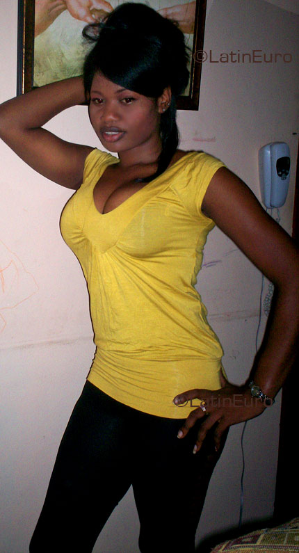 Date this passionate Any Country girl Rainny from  N775