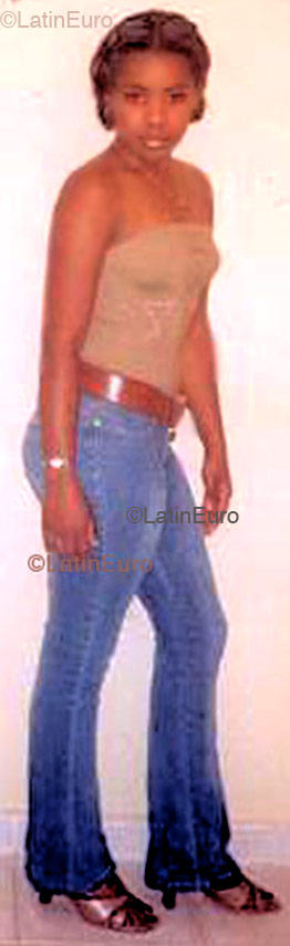 Date this attractive Dominican Republic girl RafeLina from Santo Domingo N81