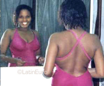 Date this sensual Dominican Republic girl Elaine from Santo Domingo N901