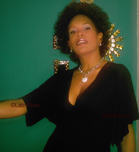 Date this delightful Dominican Republic girl Miranda from Santo Domingo N975