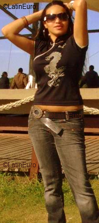 Date this hard body Brazil girl Vanessa from SAO PAULO B2831