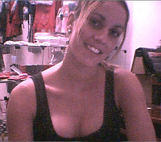 Date this hot Brazil girl Claudia from RECIFE B4564