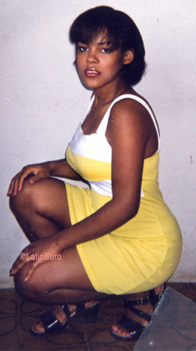 Date this sensual Brazil girl Glilda from SALVADOR B7391