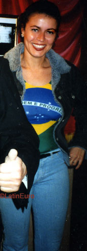 Date this cute Brazil girl Bianca from RIO DE JANEIRO B8088