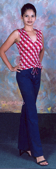 Date this georgeous Honduras girl Rubia from Olancho N3820