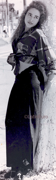 Date this lovely Brazil girl Adriana from GUARULHOS B9779