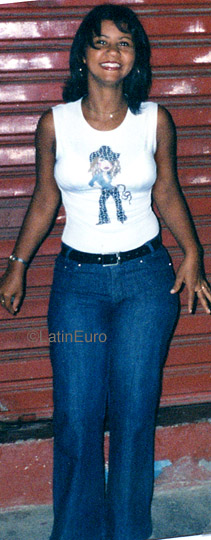 Date this beautiful Brazil girl Geisa from IBICARAI B9725