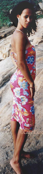 Date this attractive Brazil girl Rosana from RIO DE JANEIRO B9818