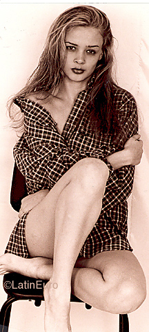 Date this gorgeous Brazil girl Tatiana from  B9773