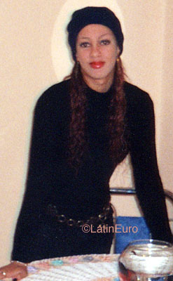 Date this tall Brazil girl Valeria from DIADEMA B9732