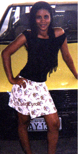 Date this attractive Brazil girl Alexandra from ITAITUBA B9659