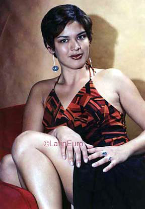 Date this hard body Brazil girl Keylla from UBERLANDIA B9670