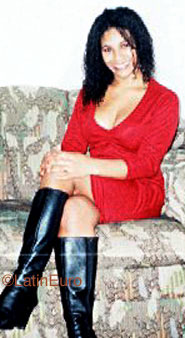 Date this georgeous Brazil girl Elienai from  B9597