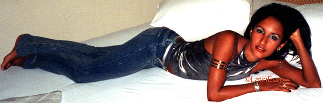 Date this young Brazil girl Simone from RECIFE B9578