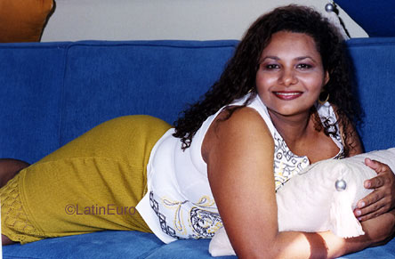 Date this sensual Brazil girl Deuziene from IMPERATRIZ B9527