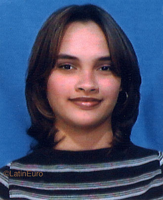 Date this stunning Dominican Republic girl Dimaris from Santo Domingo N3721