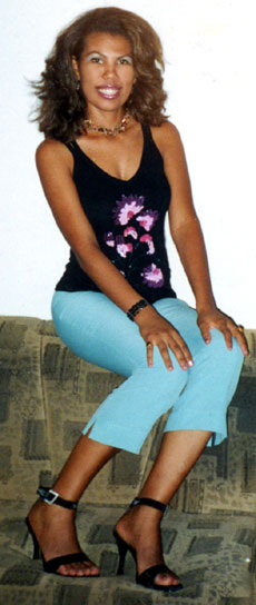 Date this stunning Brazil girl Elizangela from GUARAPARI B9059