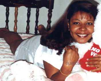 Date this voluptuous Brazil girl Juliana from AMARO B8917