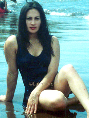 Date this tall Honduras girl Yohana from Tegucigalpa N3923