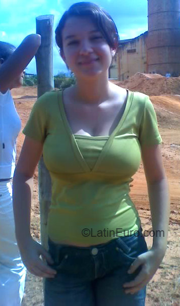 Date this delightful Brazil girl Priscila from Governador Valadares BR51