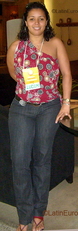 Date this voluptuous Brazil girl Luciene from Rio de Janeiro BR68