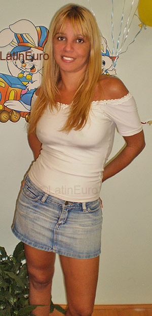 Date this delightful Brazil girl Vania from Rio De Janeiro BR81