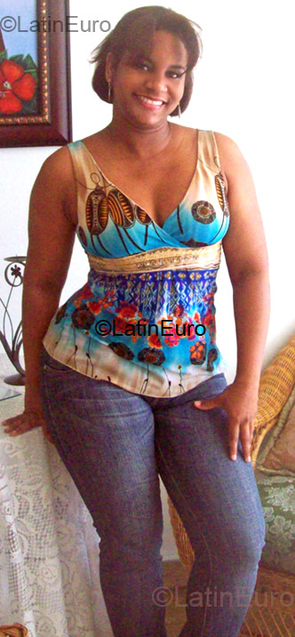Date this good-looking Dominican Republic girl Natalia from Santo Domingo DO67