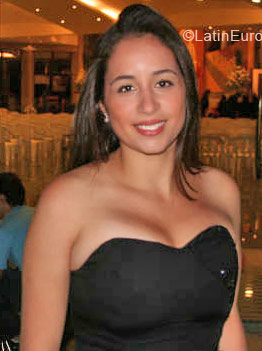 Date this attractive Brazil girl Tathiana from Sao Paulo BR154