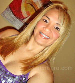 Date this gorgeous Brazil girl Carla from RIO DE JANEIRO BR166