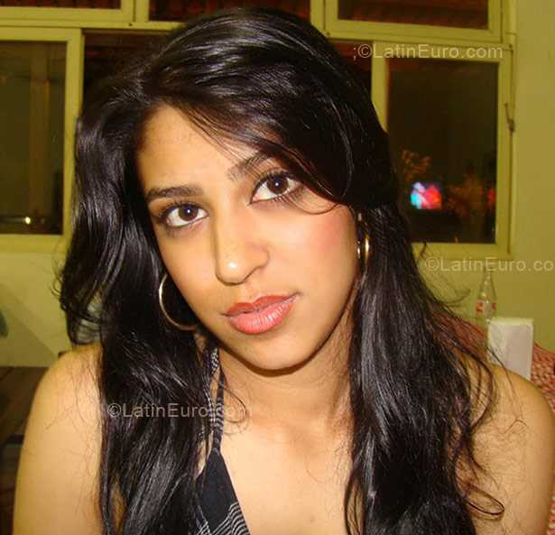 Date this fun Brazil girl Janaina from Belo Horizonte BR236