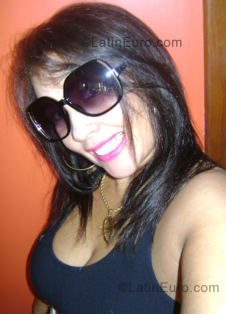 Date this passionate Brazil girl Aniger from Vitoria BR327