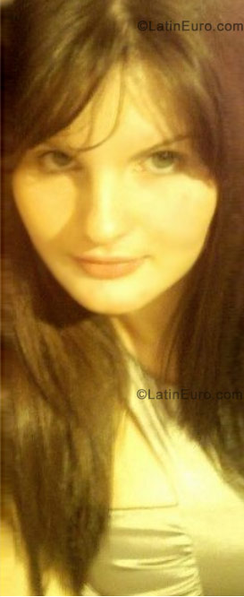 Date this georgeous Brazil girl Claudia from Ijui BR410