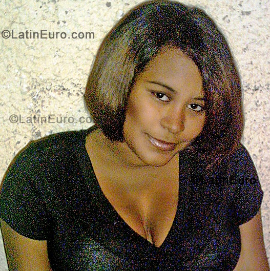 Date this attractive Dominican Republic girl Lady Cristina from San Francisco De Macoris DO314