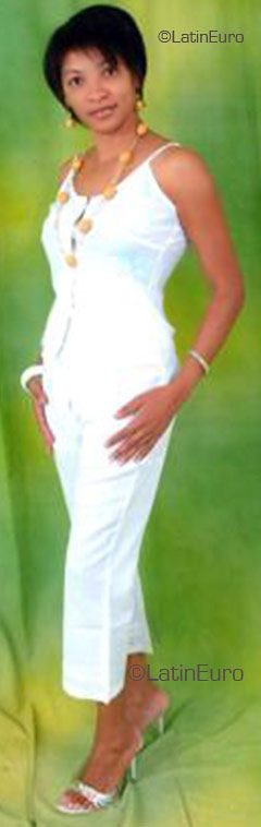 Date this happy Dominican Republic girl Marcia from San Cristobal DO317