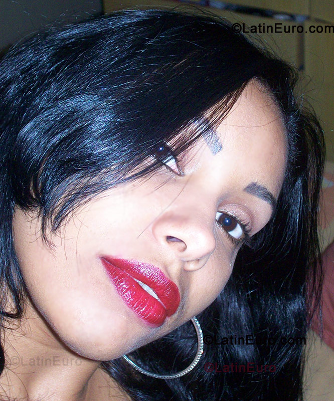 Date this foxy Brazil girl Rafaela from Volta Redonda BR461