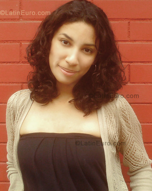 Date this hard body Brazil girl Ana Carolina from Rio De Janeiro BR474