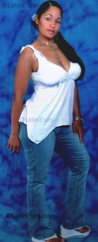 Date this happy Dominican Republic girl Ivon-Domin from Santo Domingo DO368