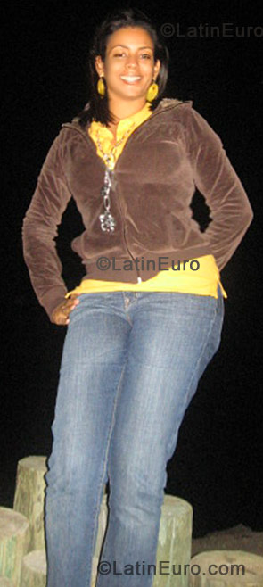 Date this happy Dominican Republic girl Rosa from Santo Domingo DO456