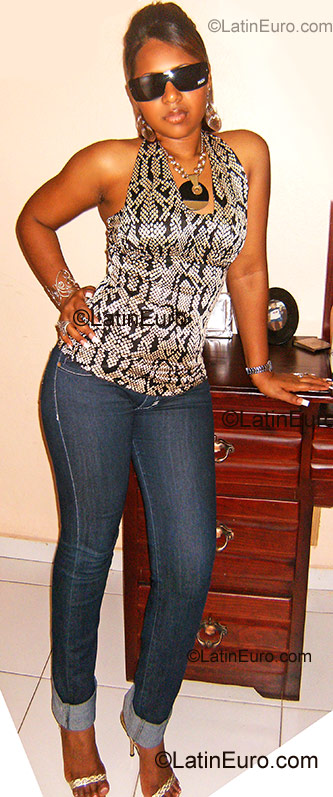 Date this sultry Dominican Republic girl Martha Iris from Santiago DO645