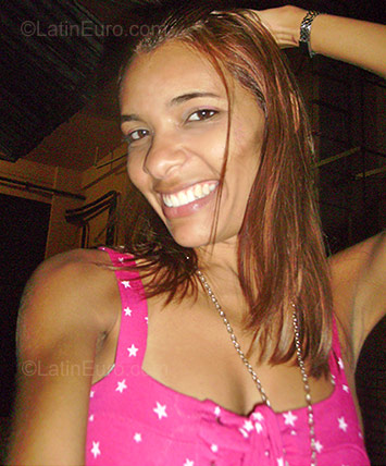 Date this good-looking Brazil girl Annynha from Fortaleza BR861