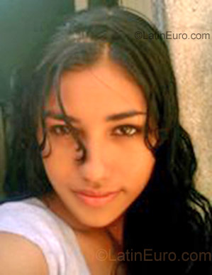 Date this nice looking Brazil girl Cinthya from Fortaleza BR881