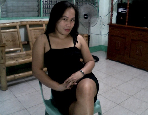 Date this charming Philippines girl Sexyvina from san carlos city CA68