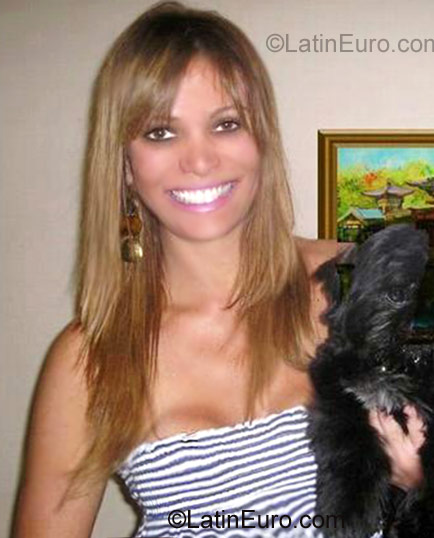 Date this gorgeous Brazil girl Carla from Uberlandia BR7852