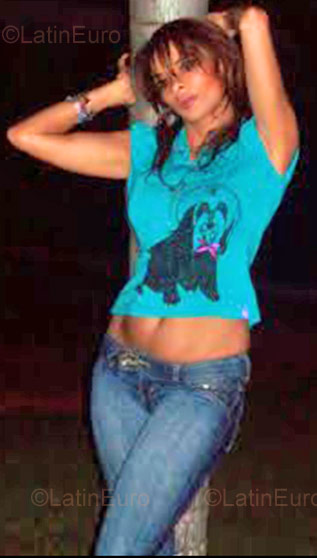 Date this hard body Brazil girl Carvalho from Brasilia BR992