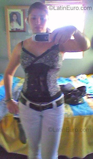 Date this stunning Colombia girl Gloria Irlen from Medellin CO727