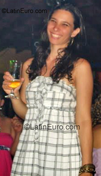 Date this stunning Brazil girl Vivian from Serrana BR1065