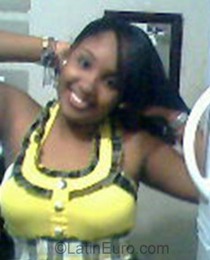 Date this sensual Dominican Republic girl Estefany from Santo Domingo DO872